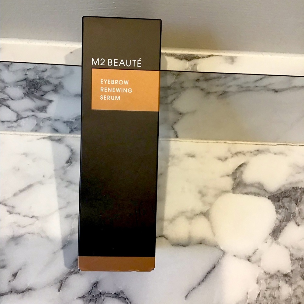 M2 BEAUTE’ Eyebrow renewing serum